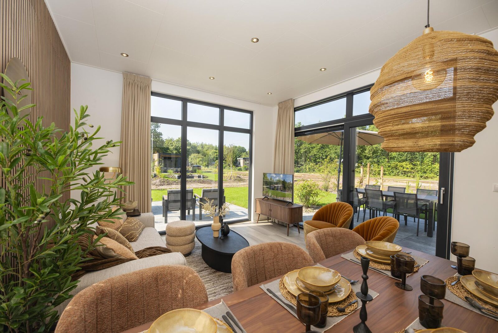 Essenburgh Comfort with Hot Tub & Sauna | 6 persons