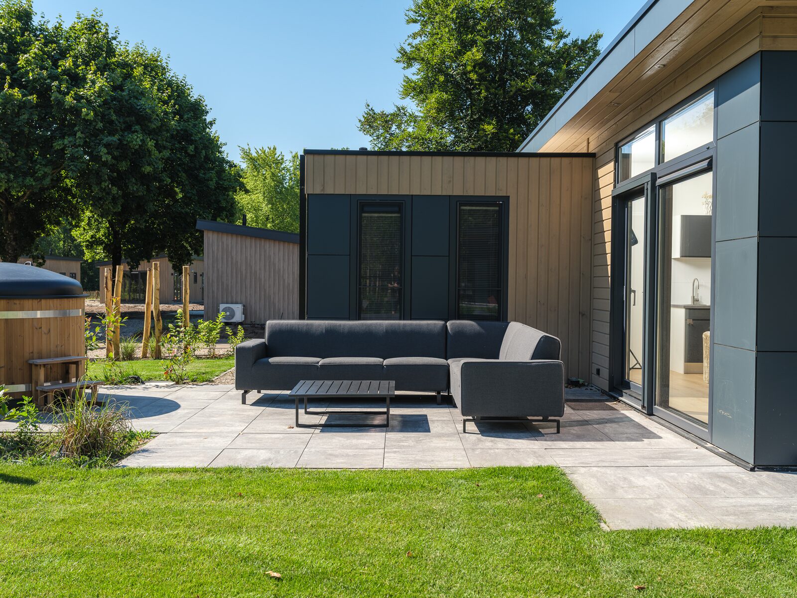 Essenburgh Comfort with Hot Tub & Sauna | 6 persons