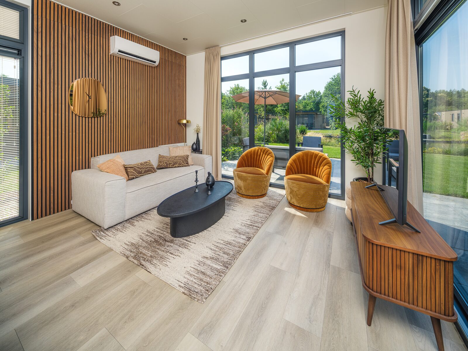 Essenburgh Comfort with Hot Tub & Sauna | 6 persons