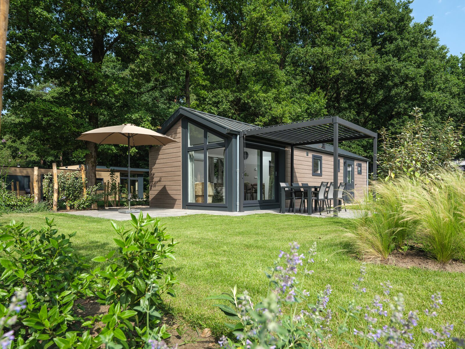 Doornenburg Lodge Comfort with Hot Tub | 6 persons
