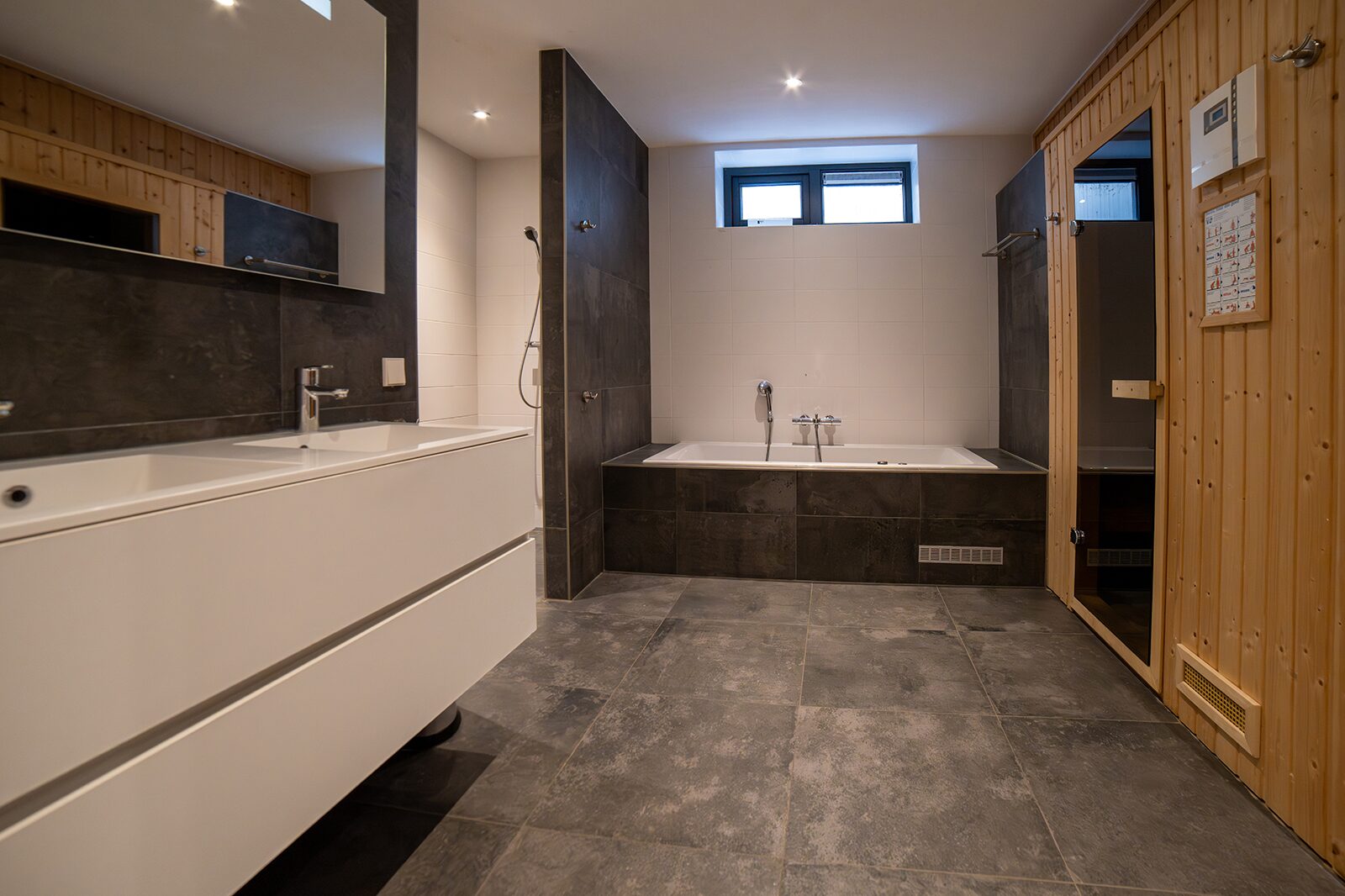 Villa Oesterdam Wellness | 16 personen