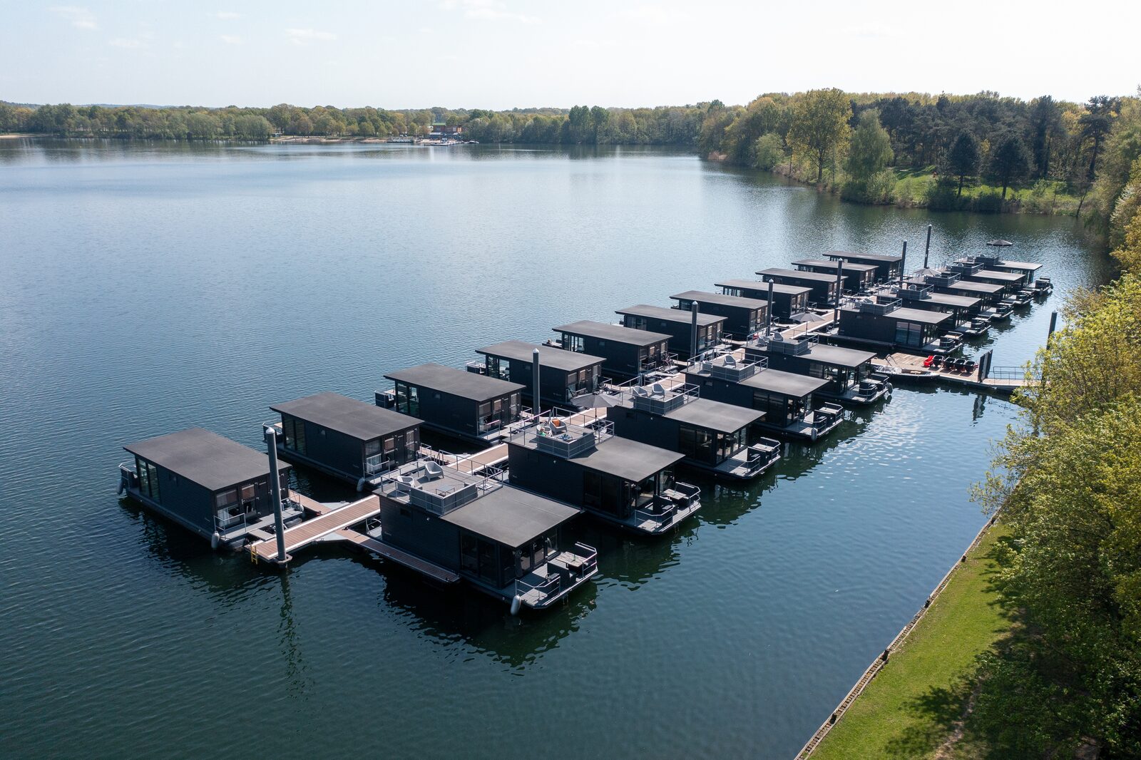 Houseboat Marina Mookerplas 4-6 persoons (met Hottub)