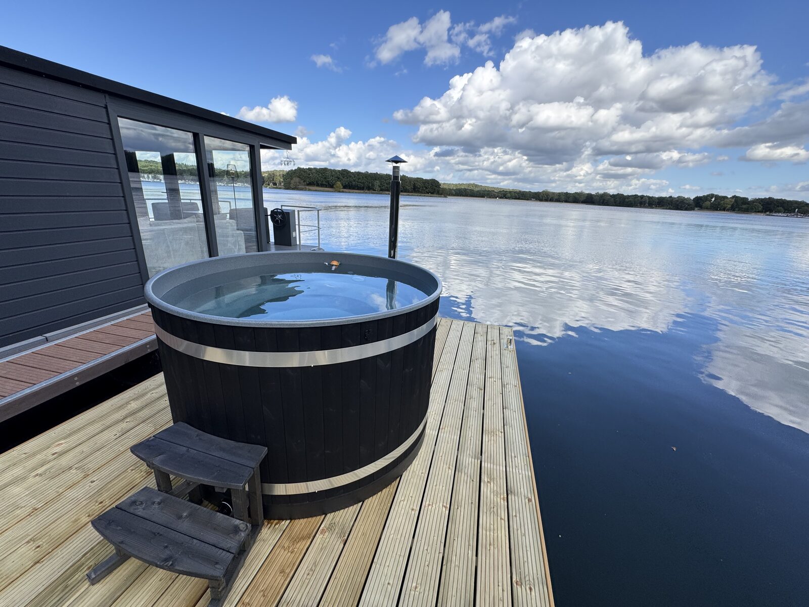 Hausboot Marina Mookerplas 4-6 Personen (mit Hot tub)