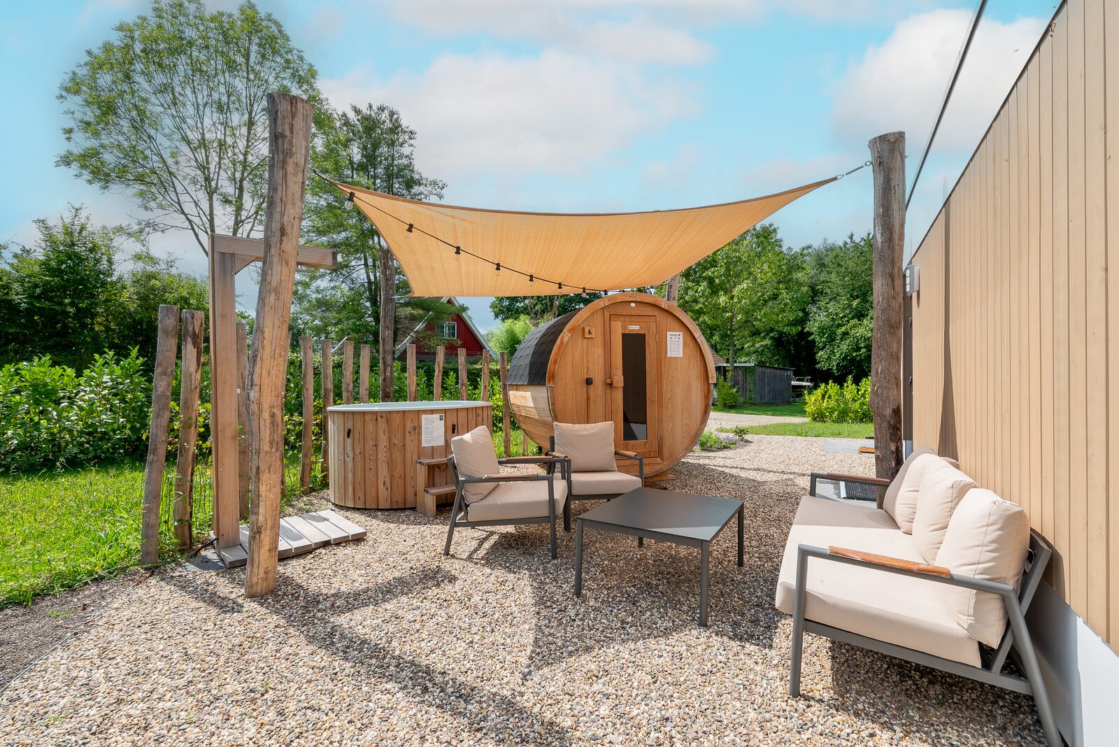 Waterlodge 6 Deluxe met sauna en hottub