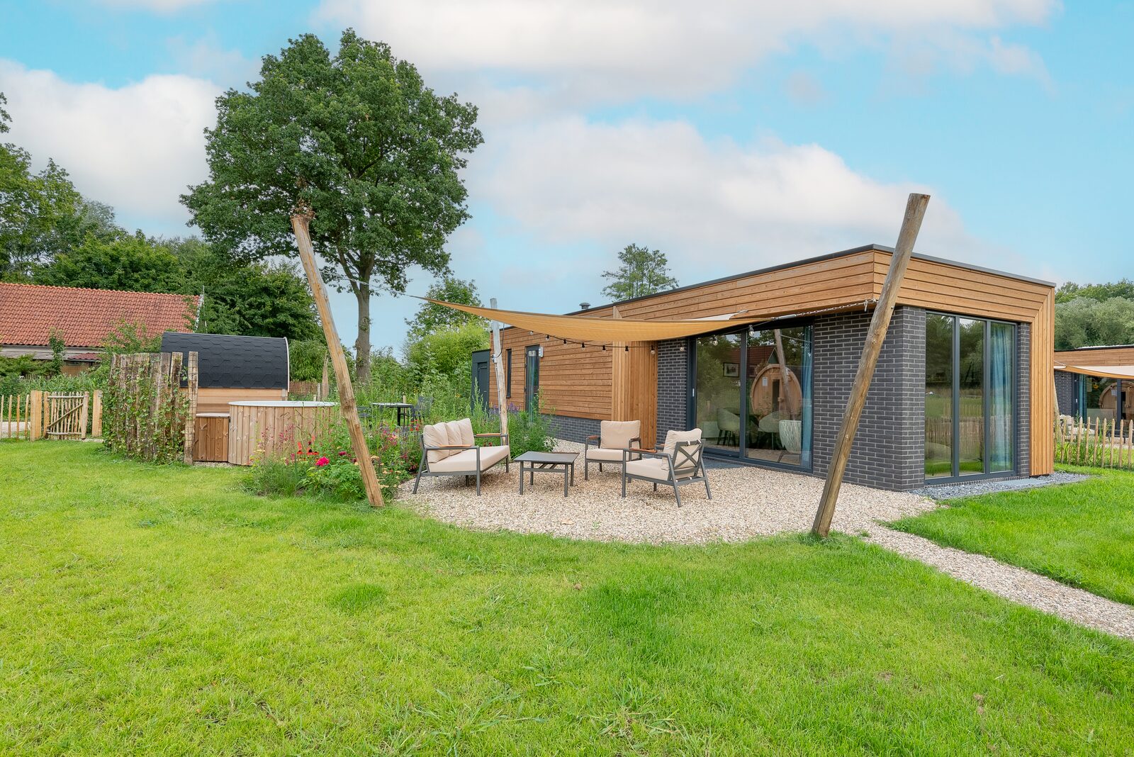 Parklodge 6 met hondenhek, sauna en hottub