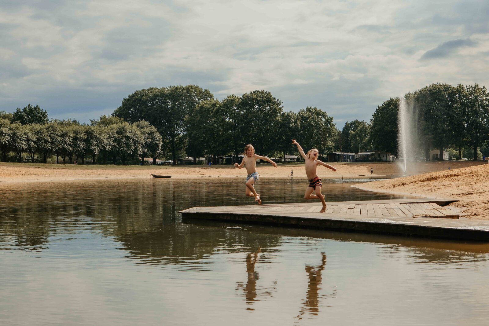 Lake House Scandi mit Hottub | 5 pers. 