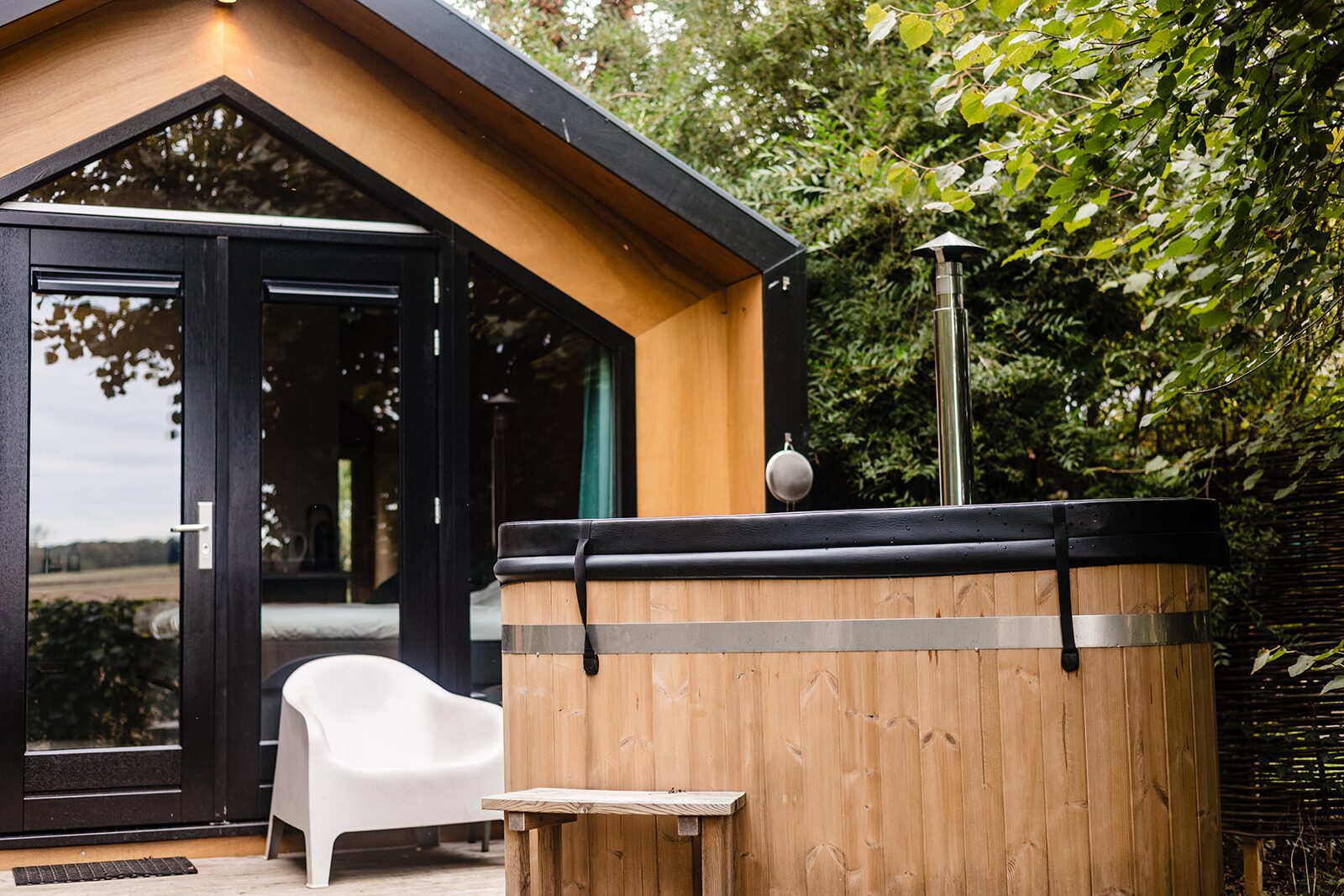 Cinemacabin met privé hottub