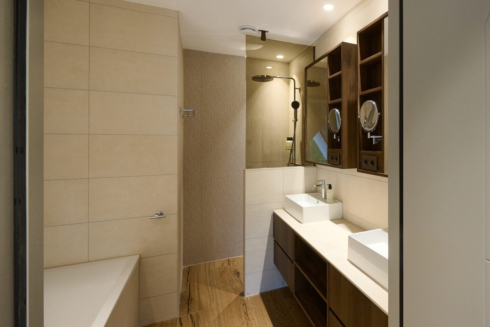 Scape - 8-Personen-Appartement