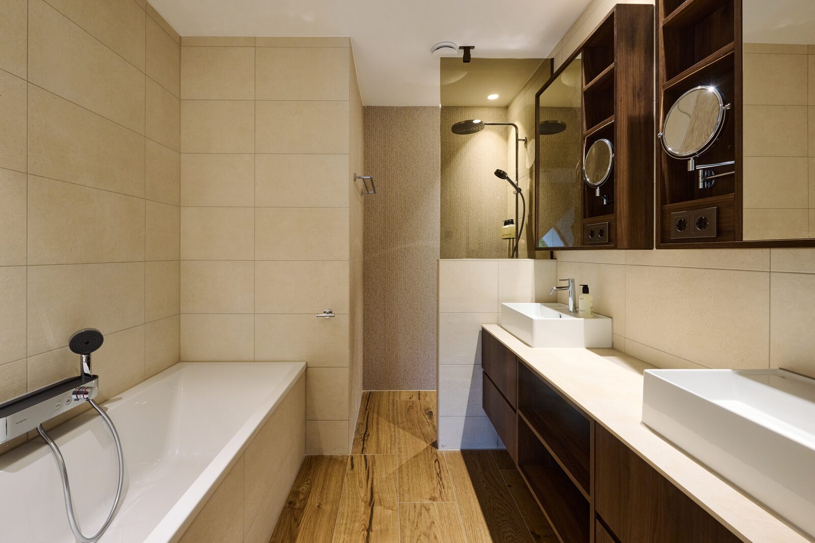 Scape - 8-Personen-Appartement