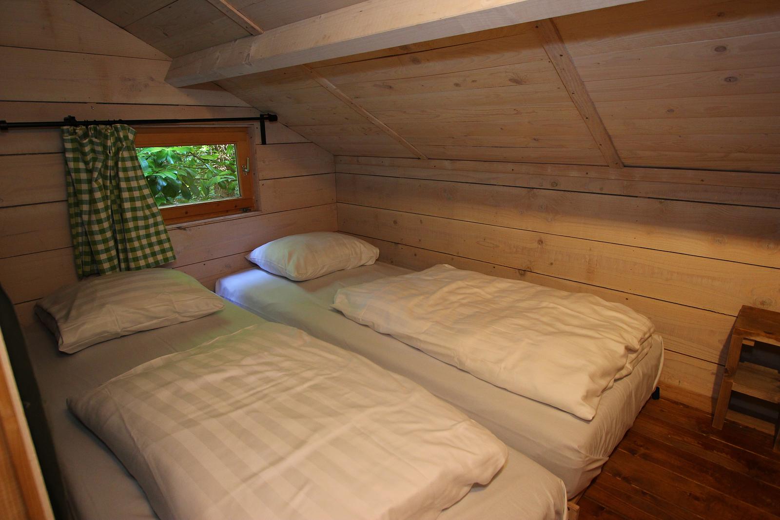 Glamping family lodge 10