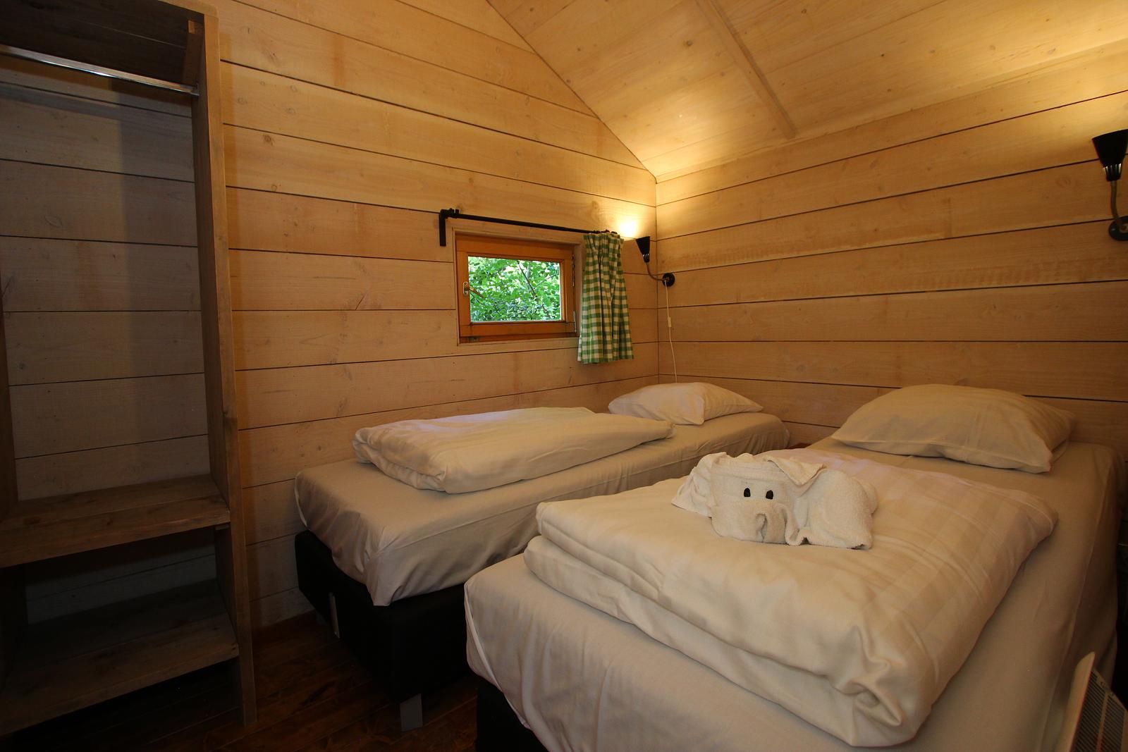 Glamping family lodge 10