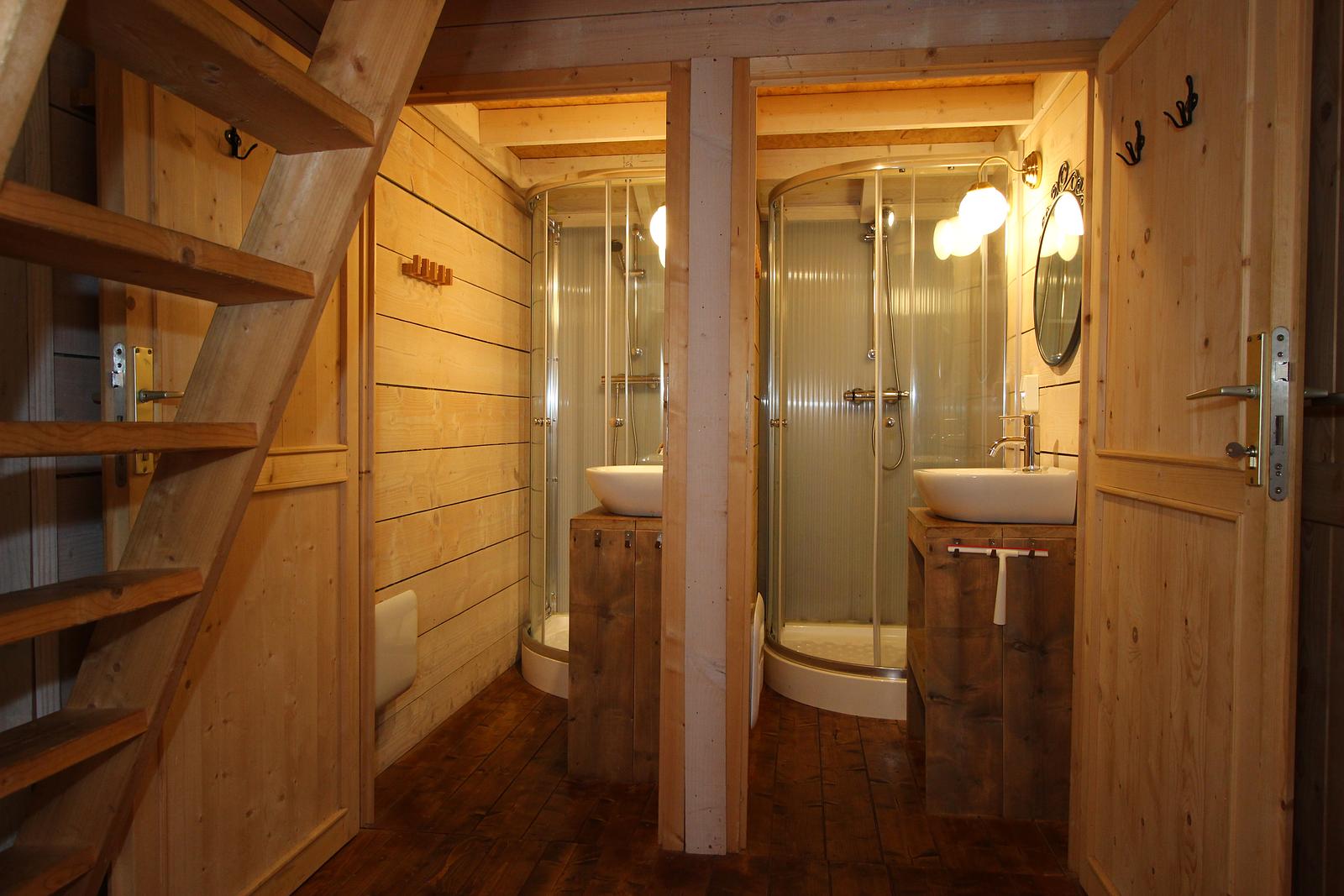 Glamping family lodge 10