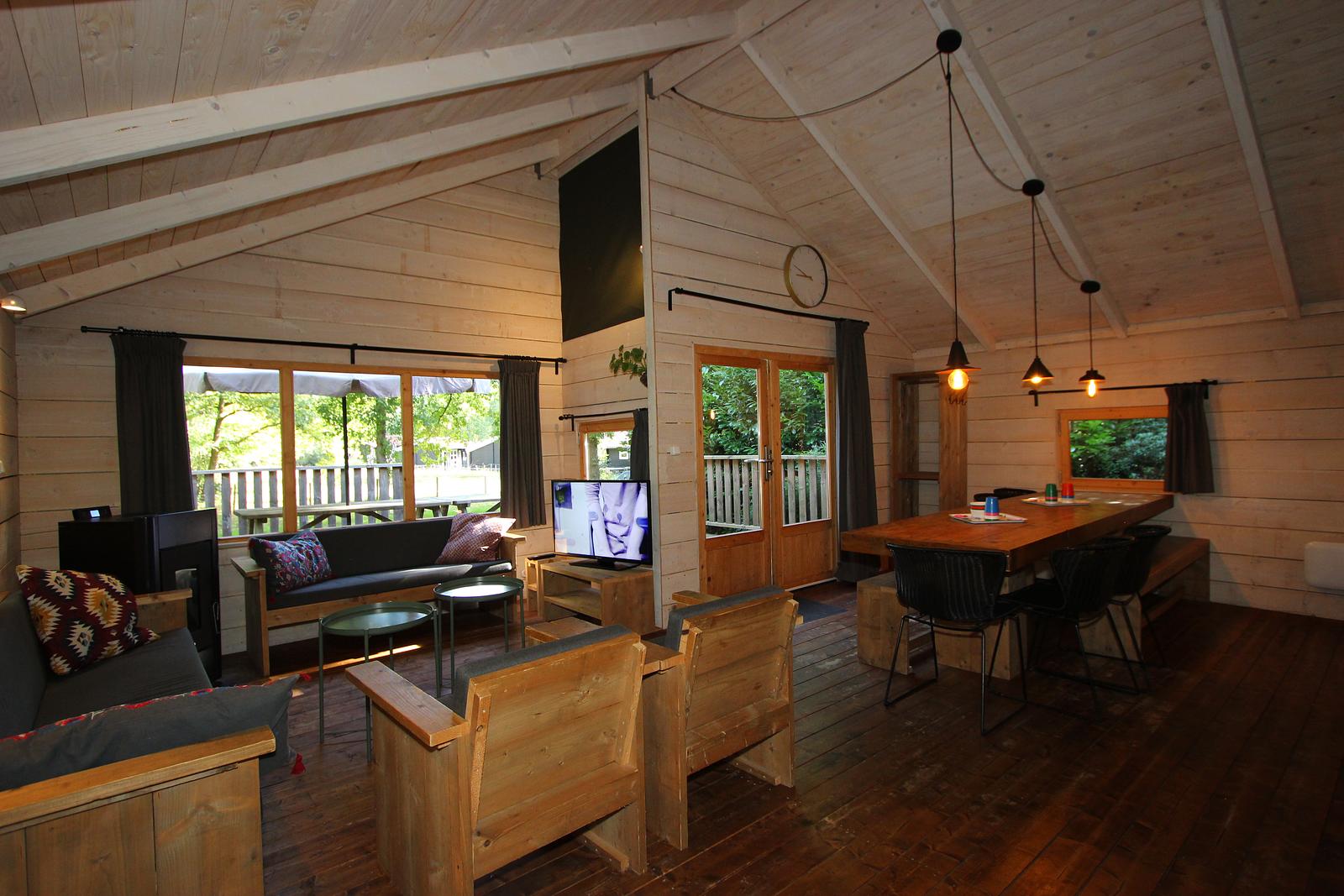 Glamping family lodge 10