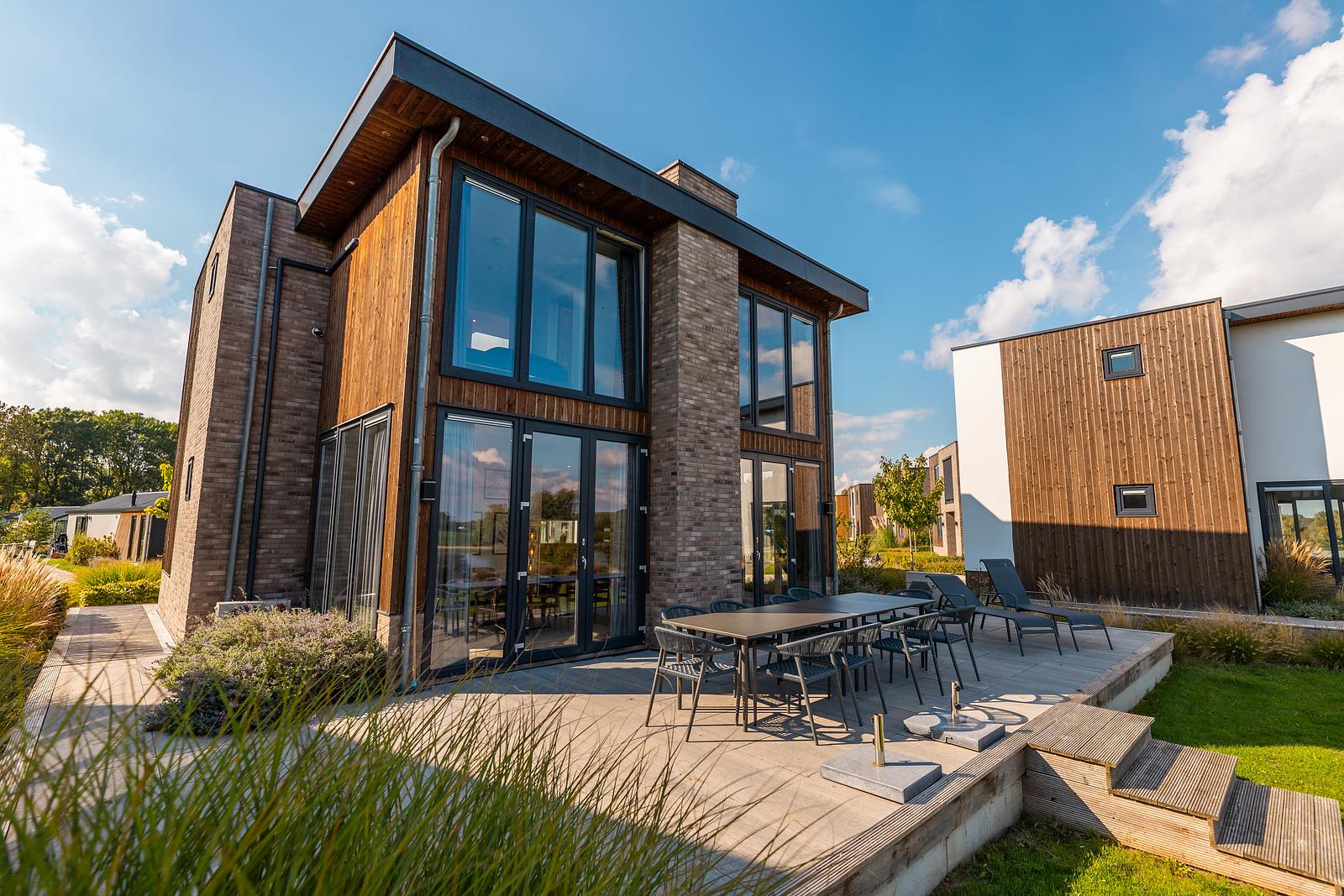 Maas Villa Wasserseite mit Sauna | 10 Personen