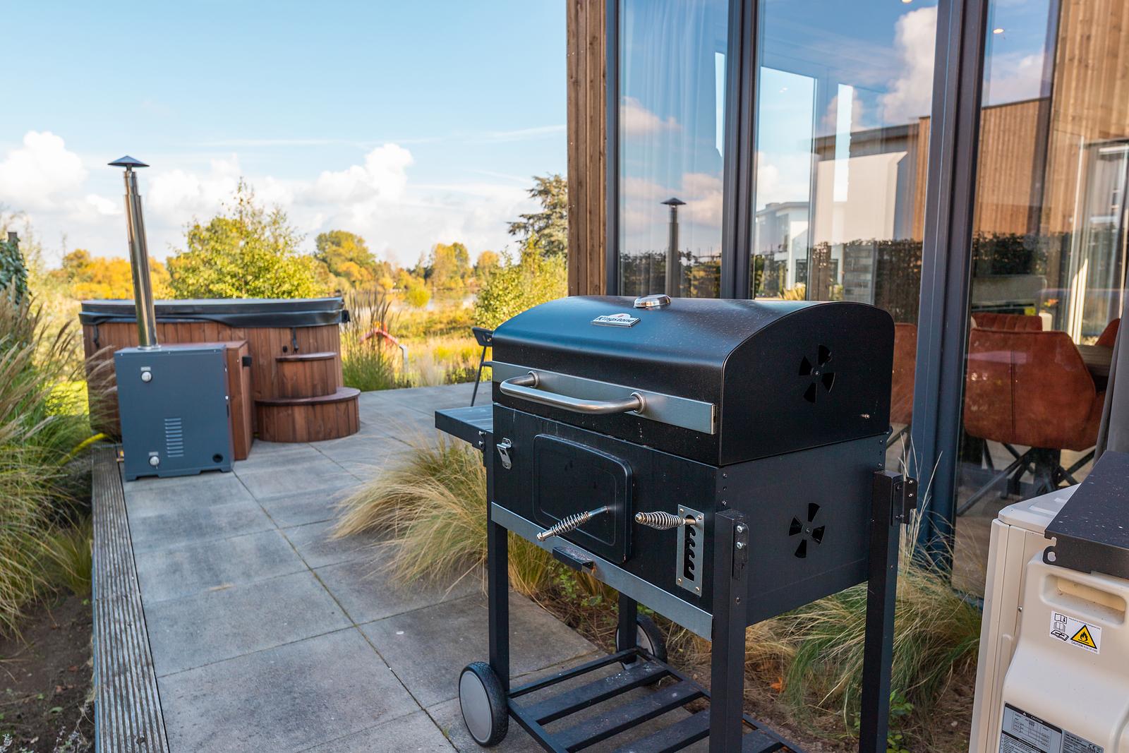 Maas Villa Wasserseite mit Wellness | 10 Personen