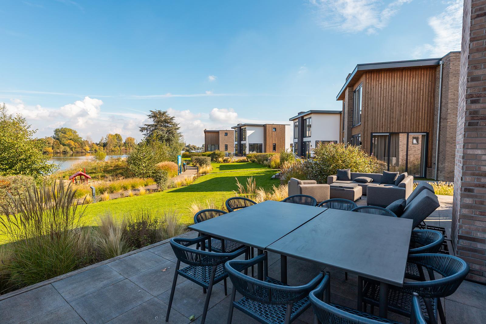 Maas Villa Wasserseite mit Wellness | 10 Personen