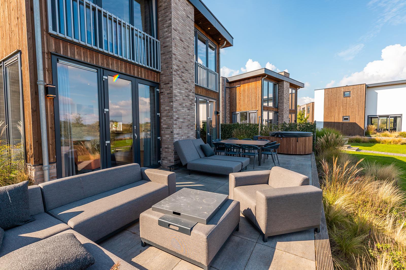 Maas Villa Wasserseite mit Wellness | 10 Personen