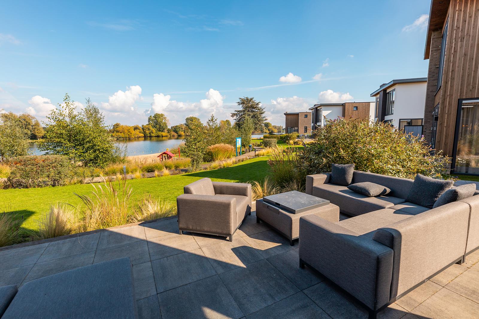 Maas Villa Wasserseite mit Wellness | 10 Personen