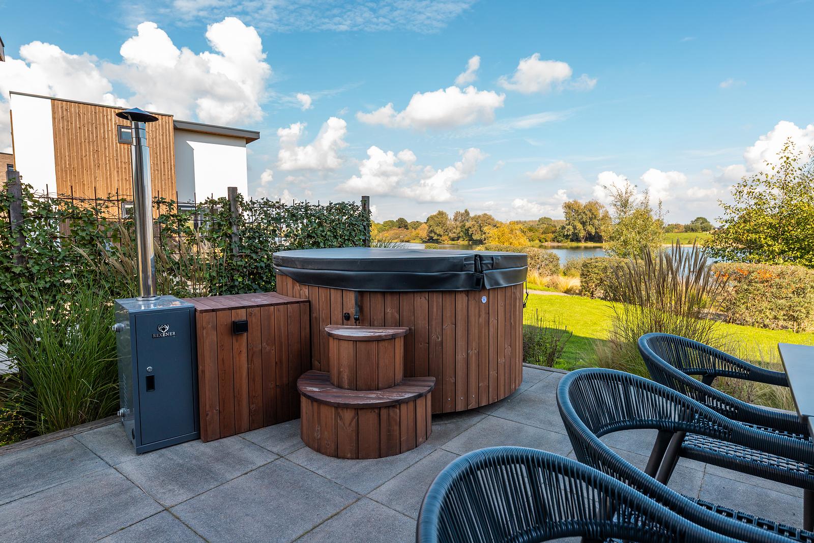 Maas Villa Wasserseite mit Wellness | 10 Personen