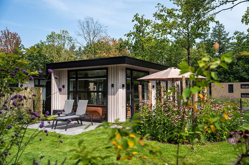 bosvlucht-6-personen-wellness-hottub