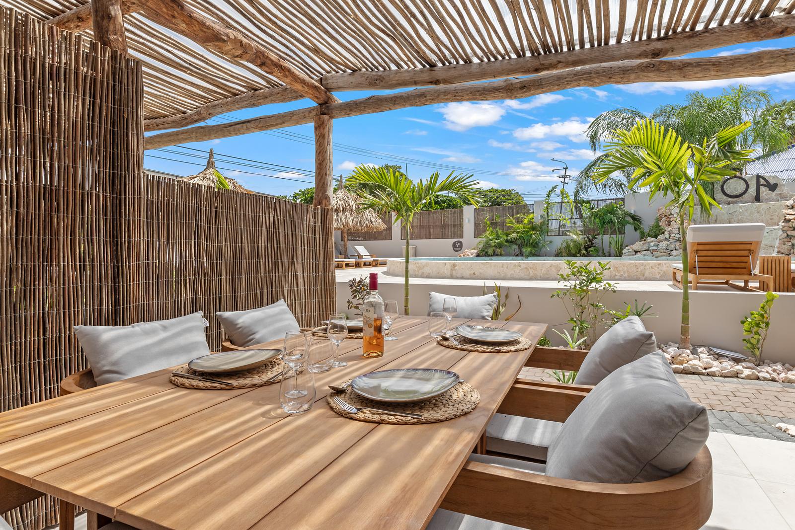 The Boho Oasis Resort (met terras en zwembadzicht)