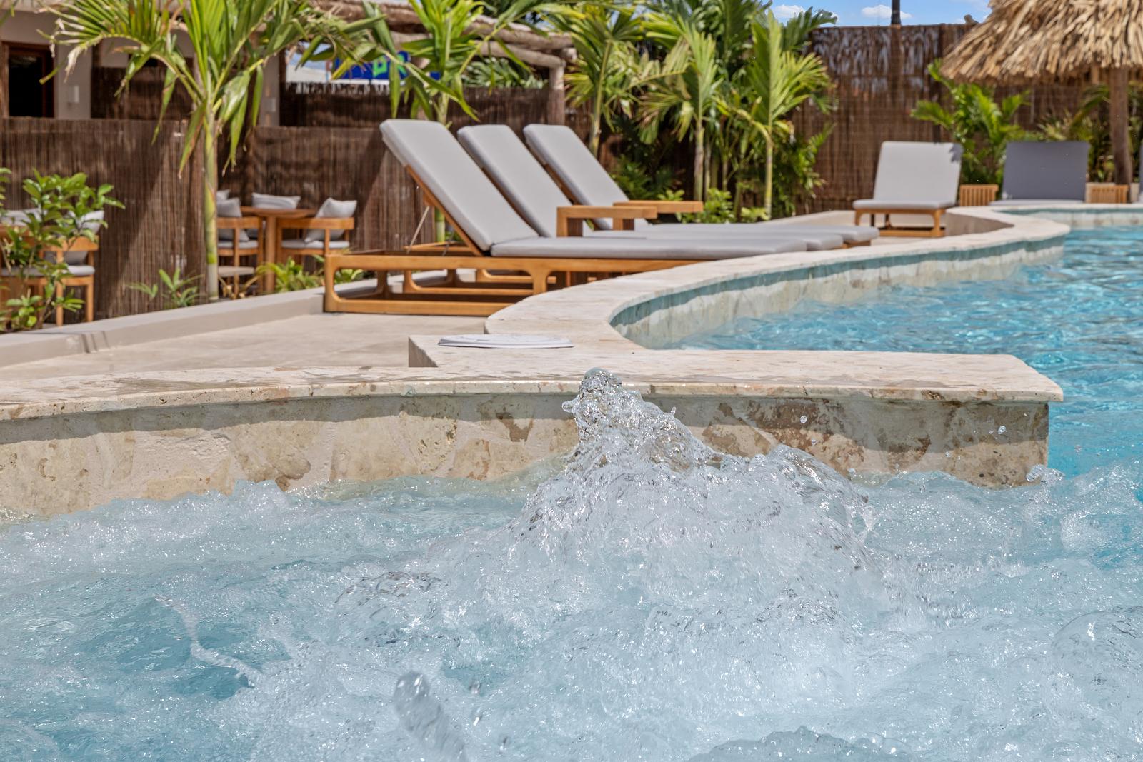 The Boho Oasis Resort (met terras en zwembadzicht)