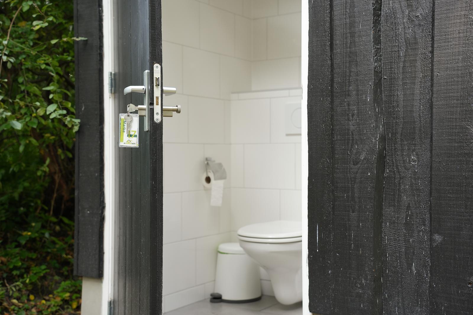 Comfortplaats met privé hottub en privé sanitair naast de plaats