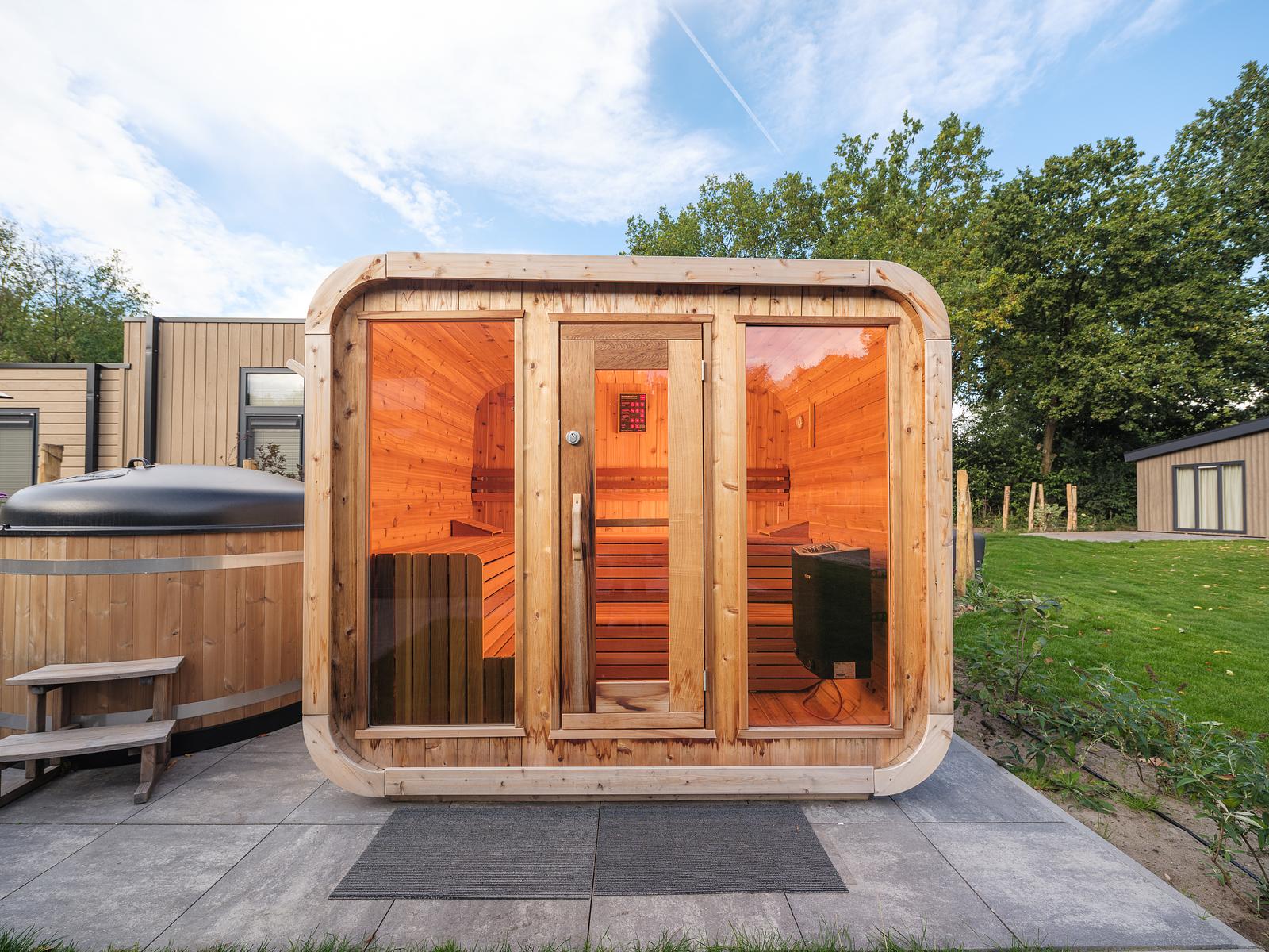 Essenburgh met Hottub & Sauna | 6 personen 