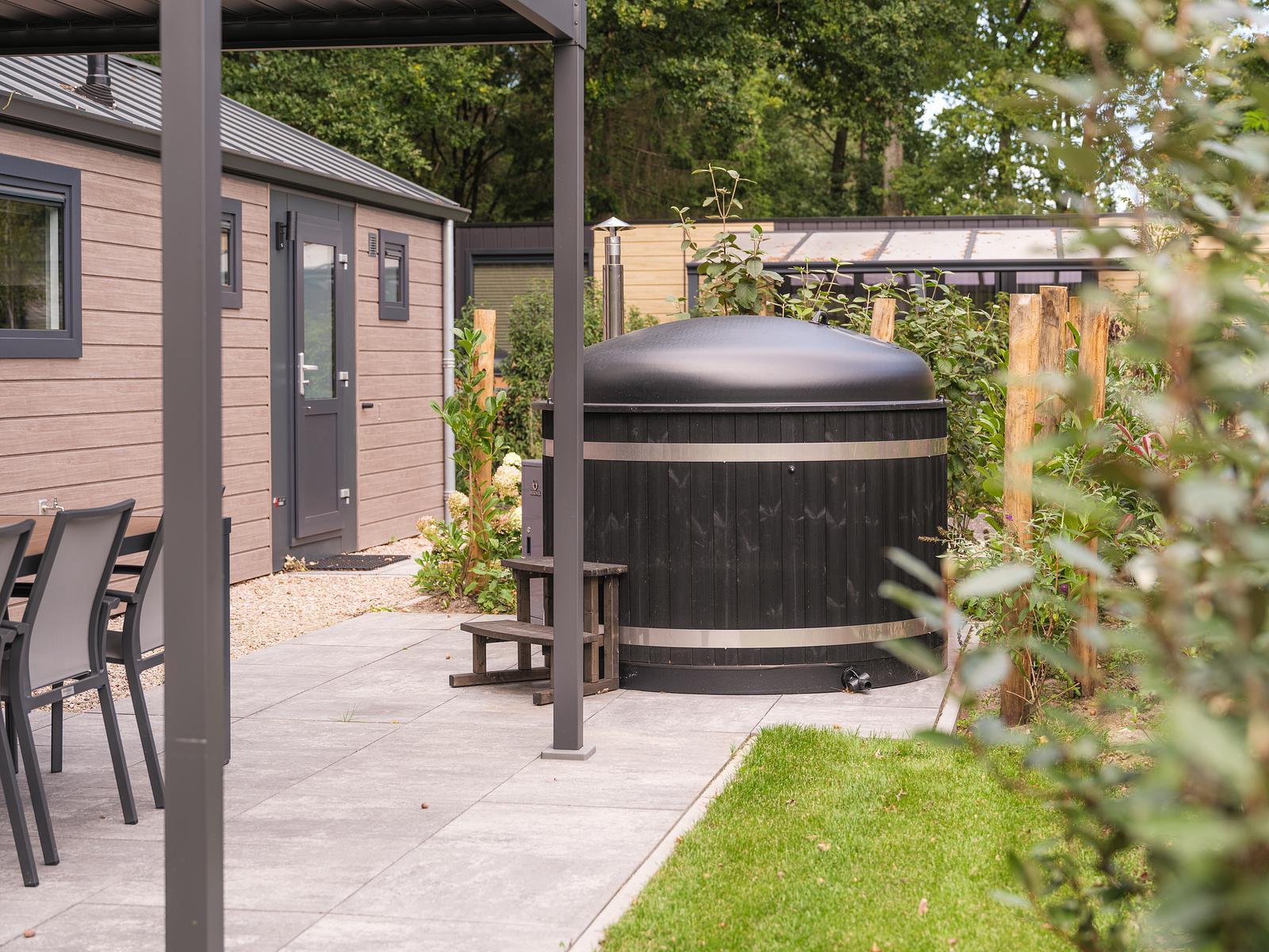 Doornenburg Lodge Comfort met Hottub & Sauna | 6 personen