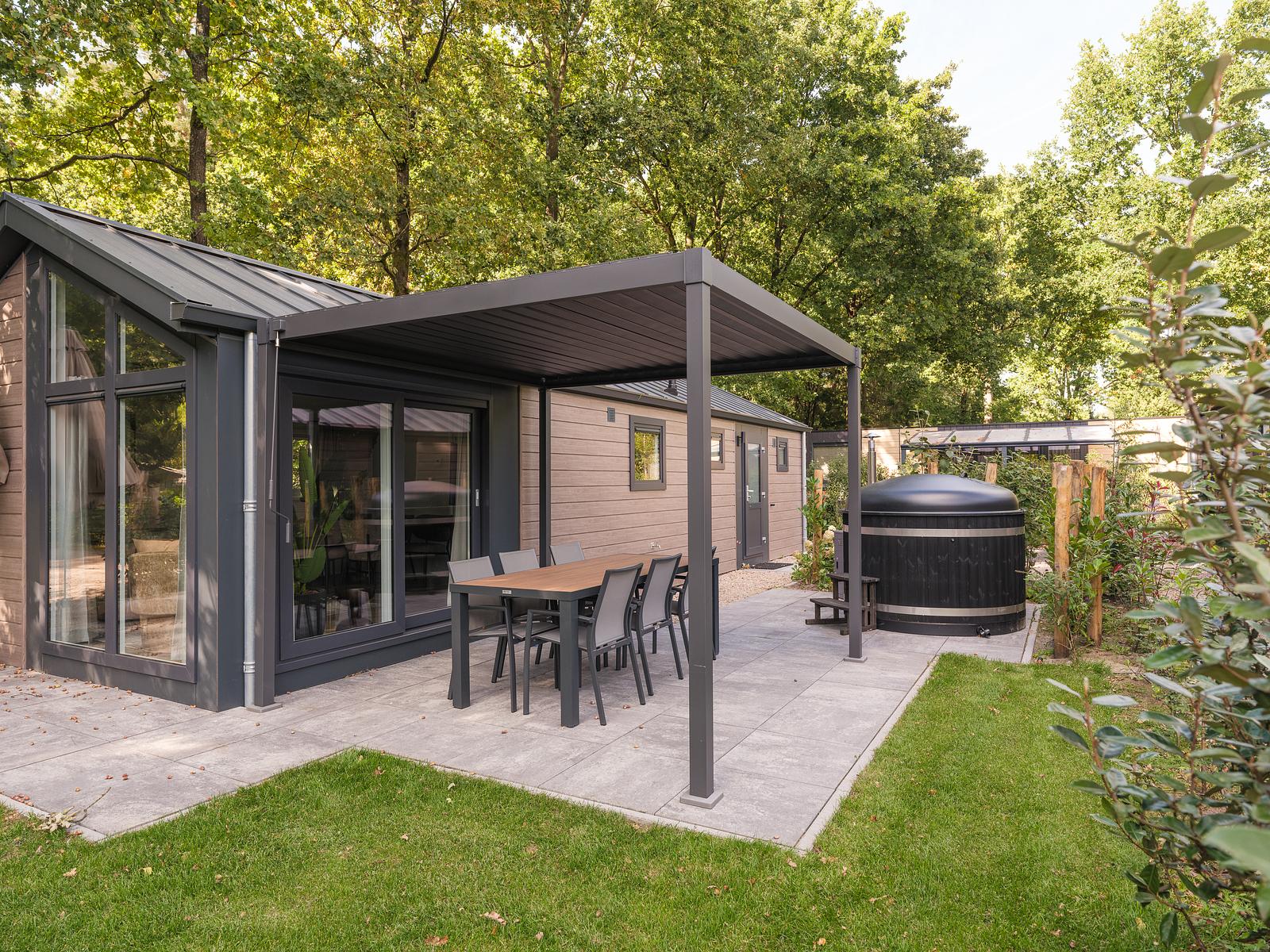 Doornenburg Lodge Comfort met Hottub & Sauna | 6 personen