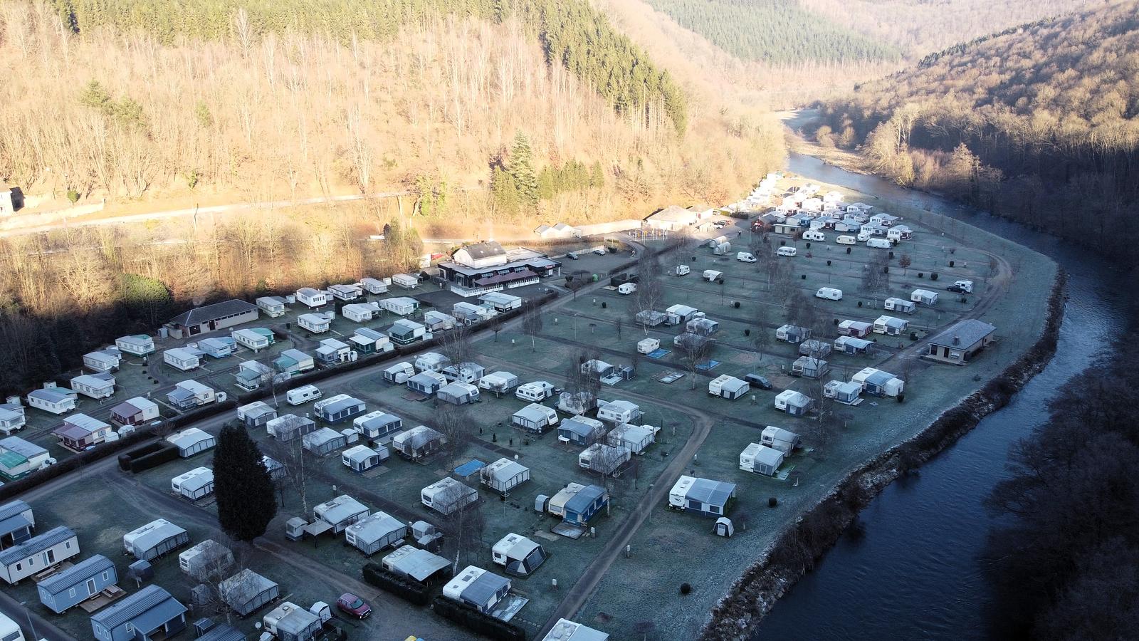 Aire de camping-car (UNIQUEMENT CAMPING-CAR !!)