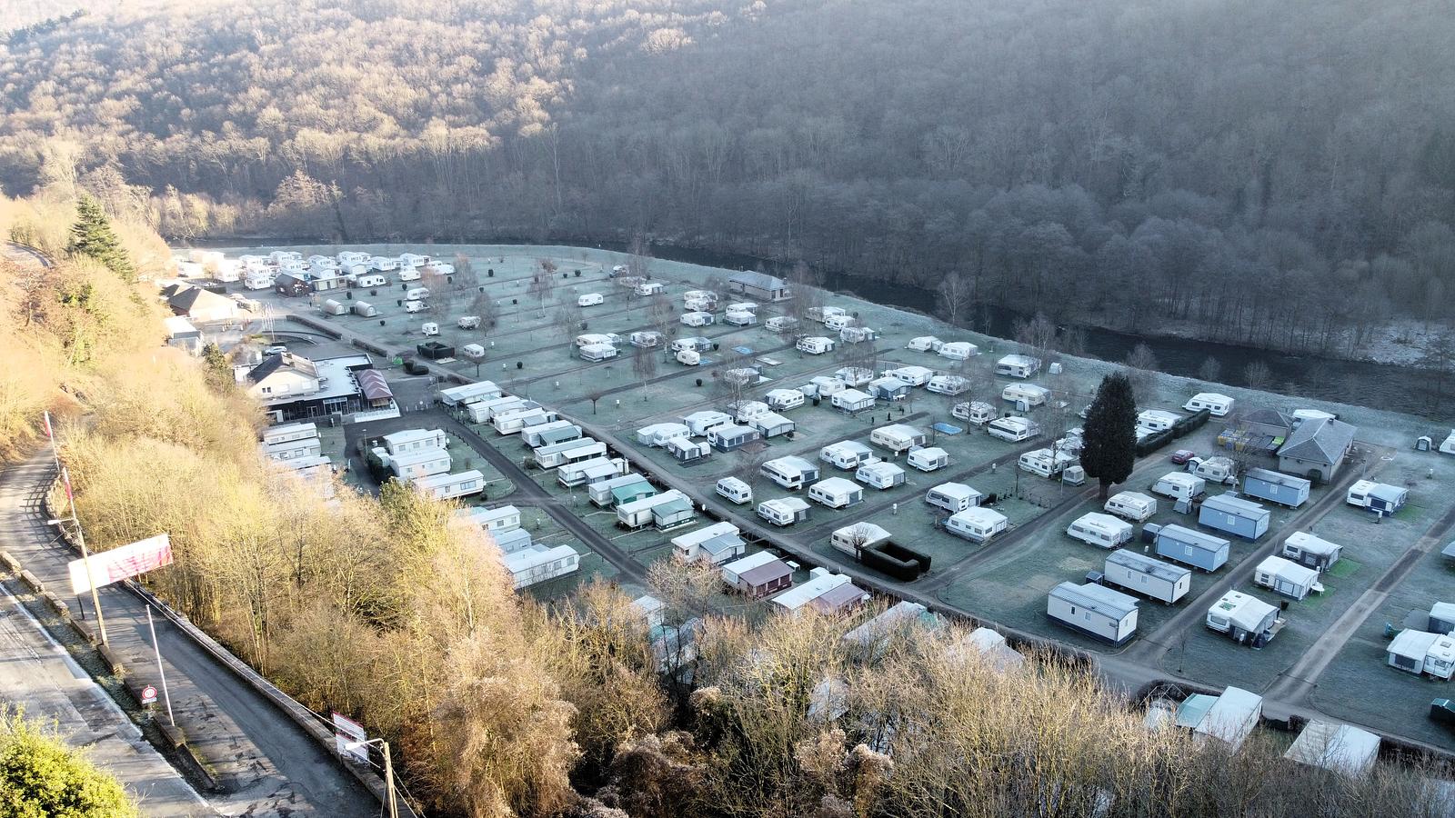 Aire de camping-car (UNIQUEMENT CAMPING-CAR !!)