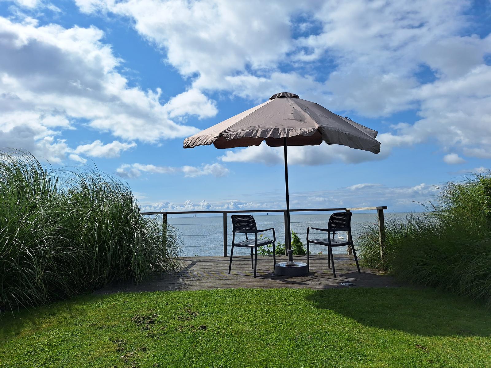 Pavilion Waterfront 6