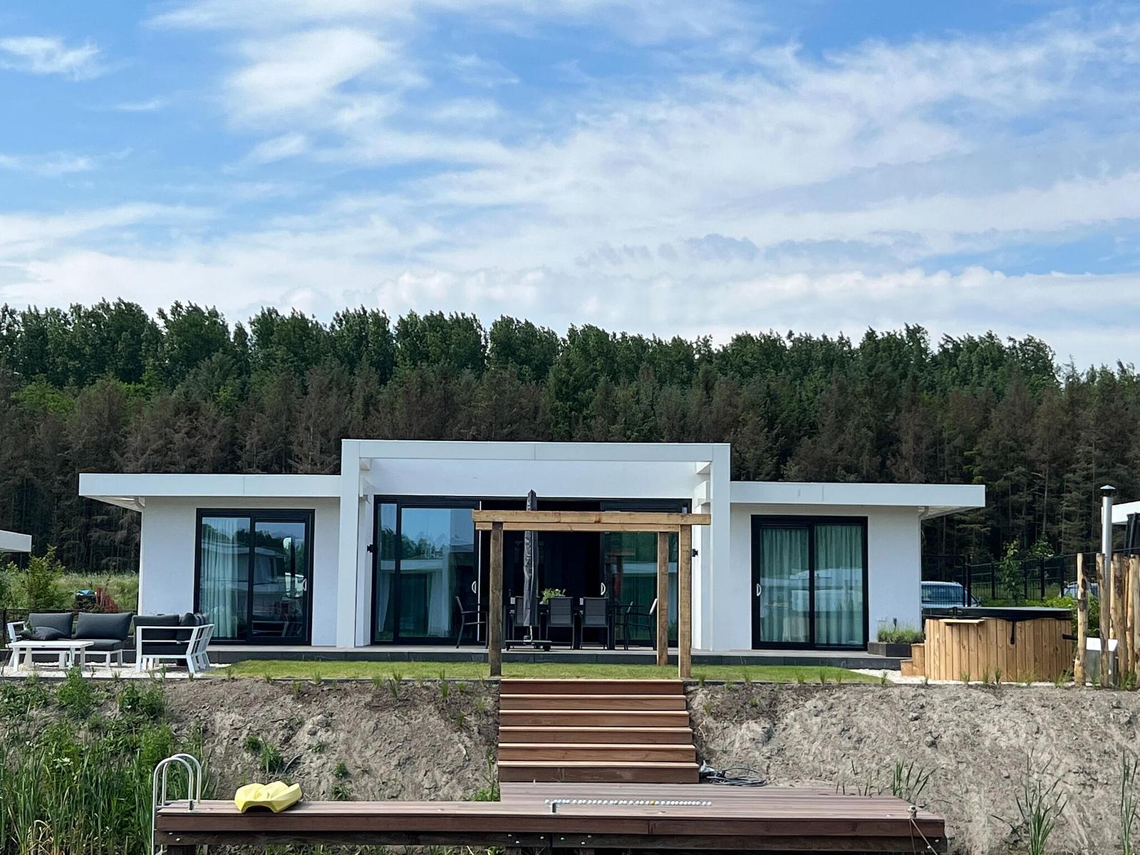 Bloem Nr. 591 | 8 Pers. Hottub