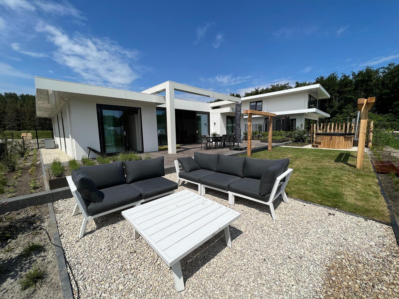Bloem Nr. 591 | 8 Pers. Hottub