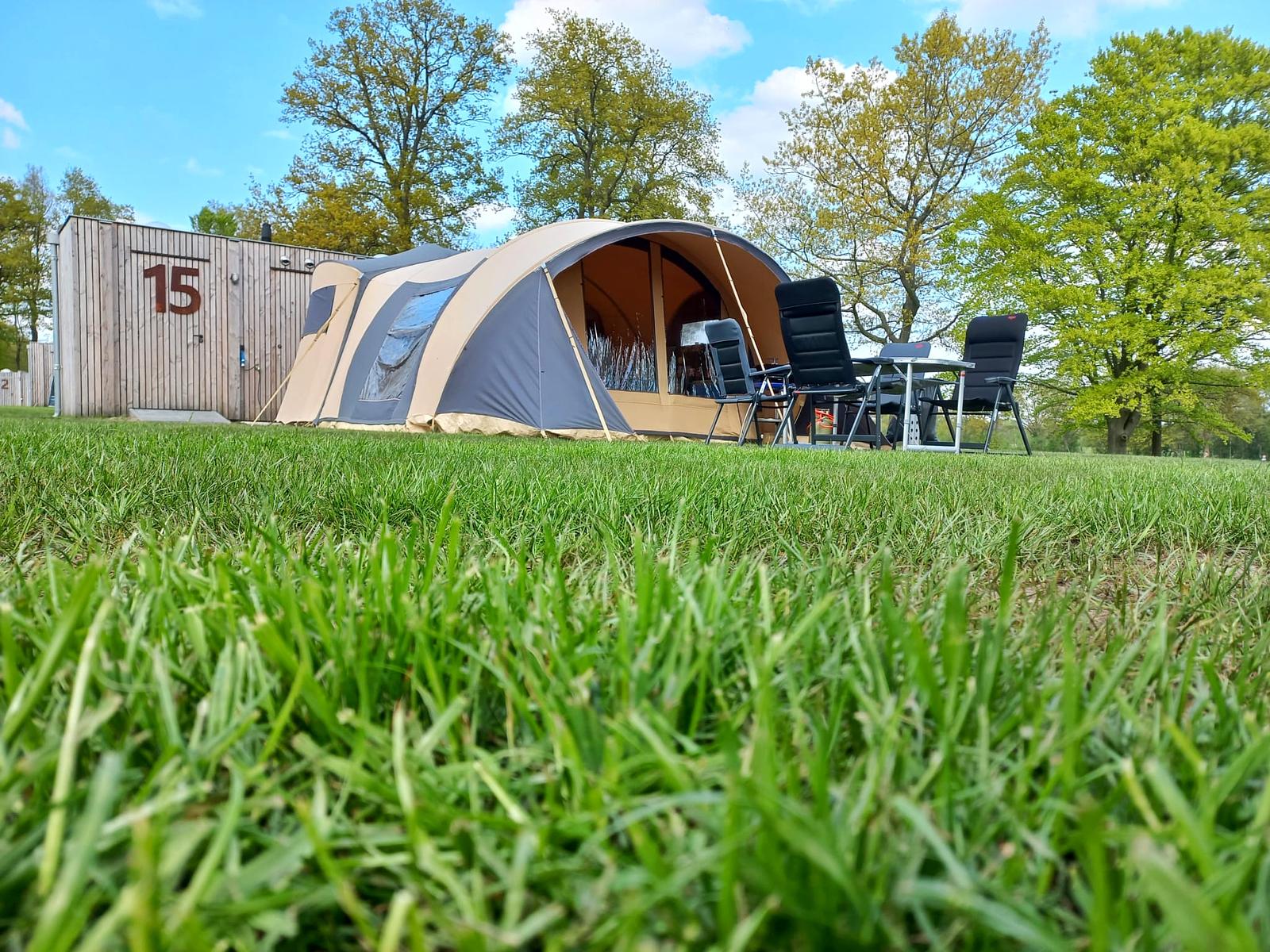 Comfortplaats met privé sanitair deluxe extra