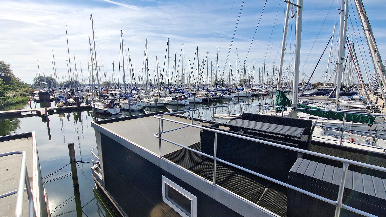 Havenlodge with roof terrace and balcony (4-6 pers) Almere