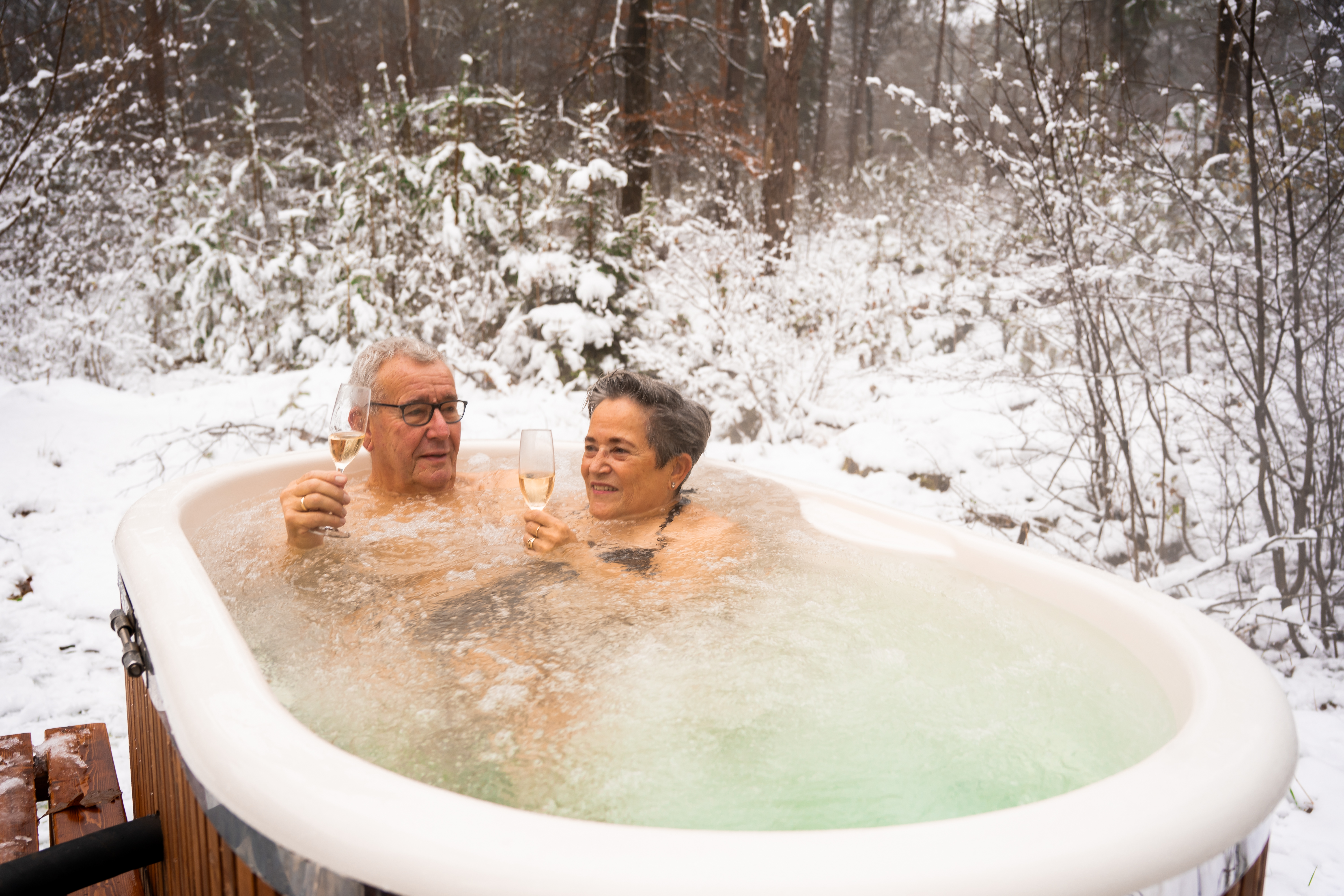 4-Personen-Bungalow Monumental mit Whirlpool