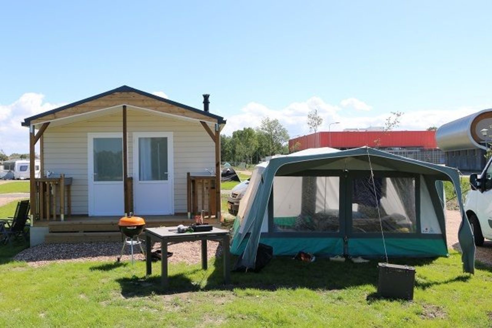 Stellplatz Comfort Plus für Wohnwagen / Wohnmobil / Zelt