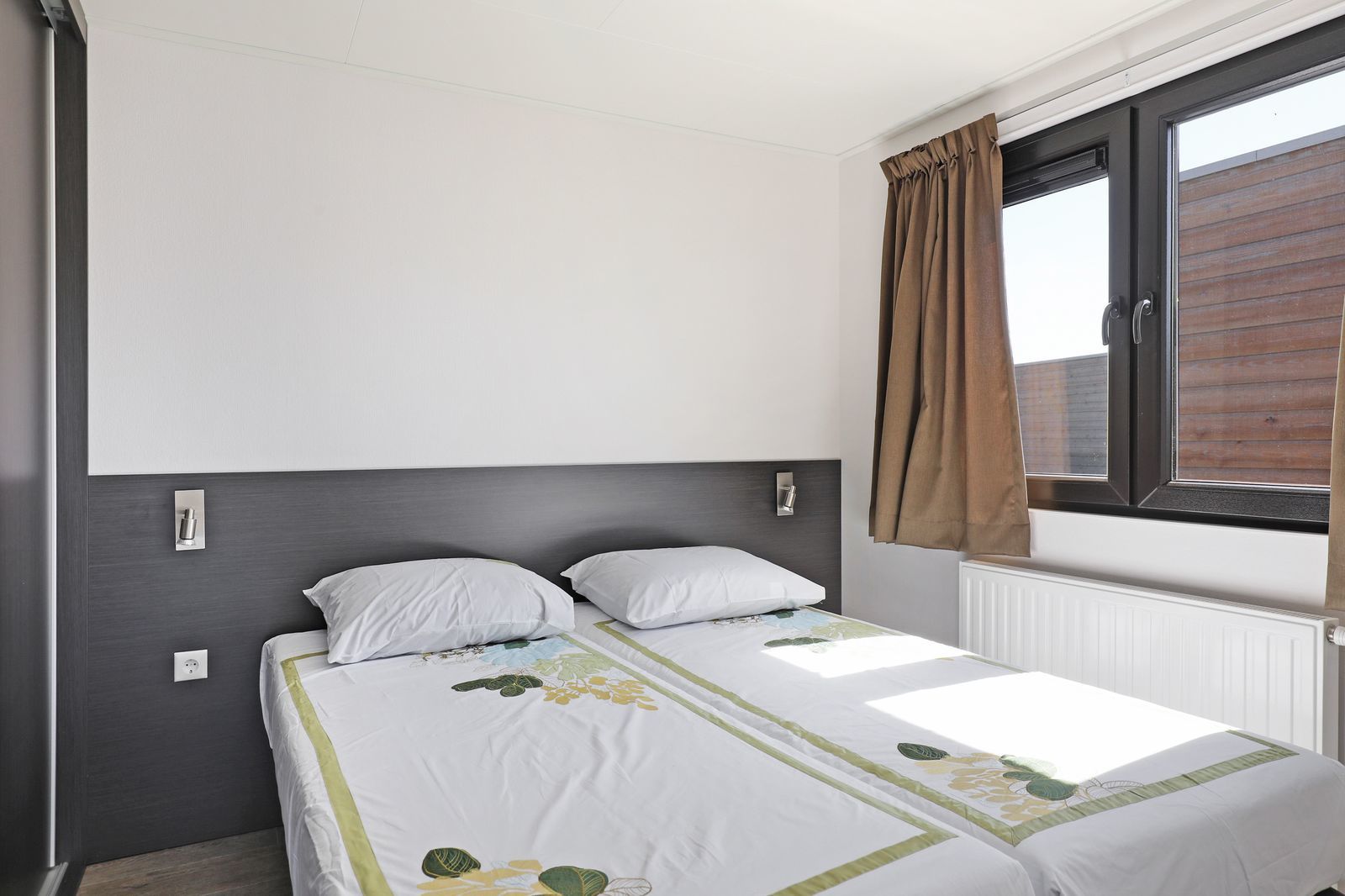 Water villa: six people, three bedrooms
