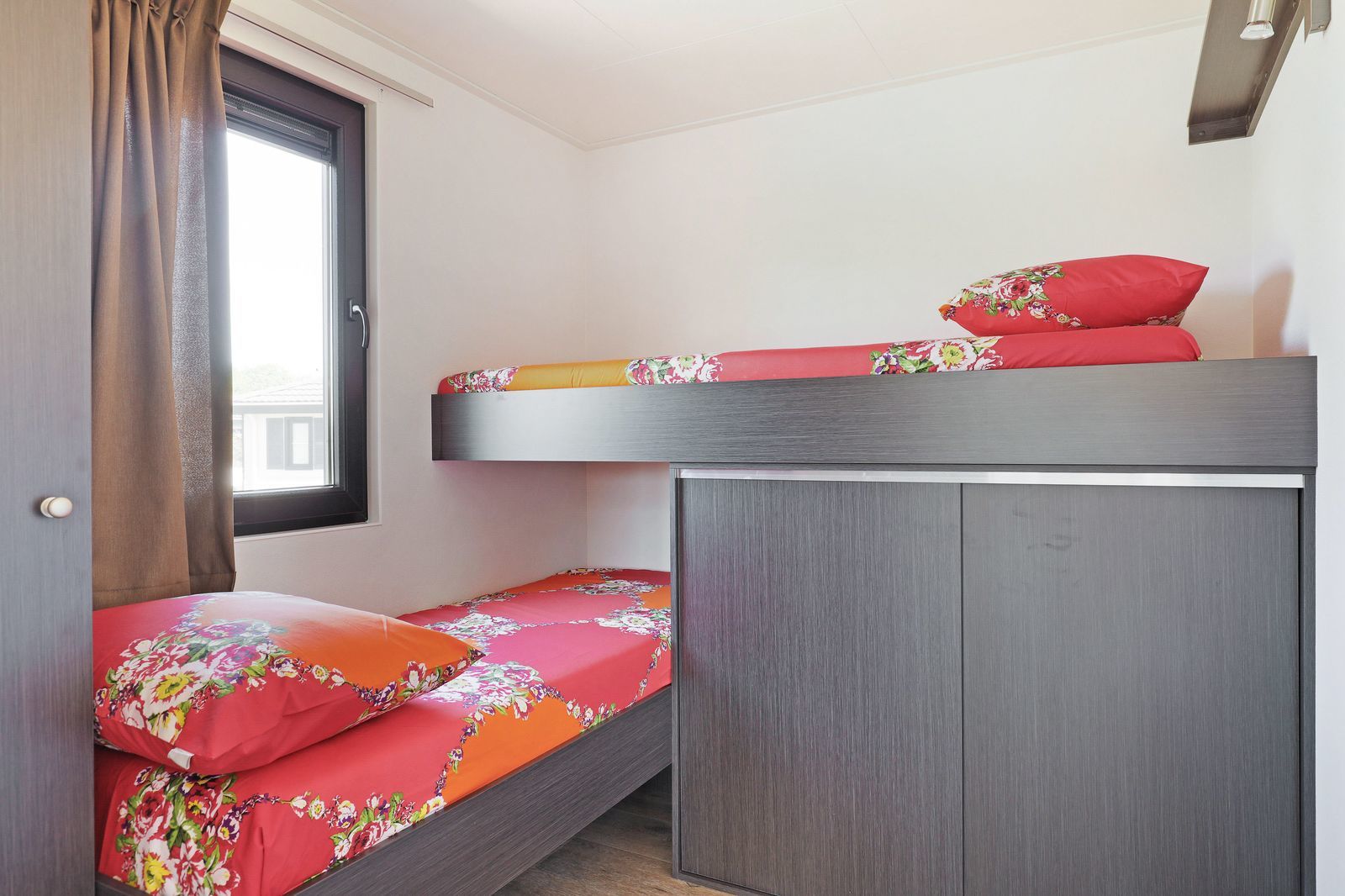 Water villa: six people, three bedrooms