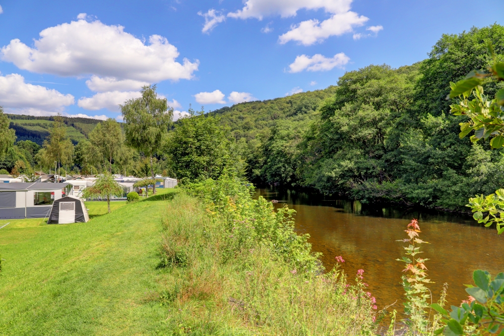 Piazzola con collegamento elettrico | Al fiume