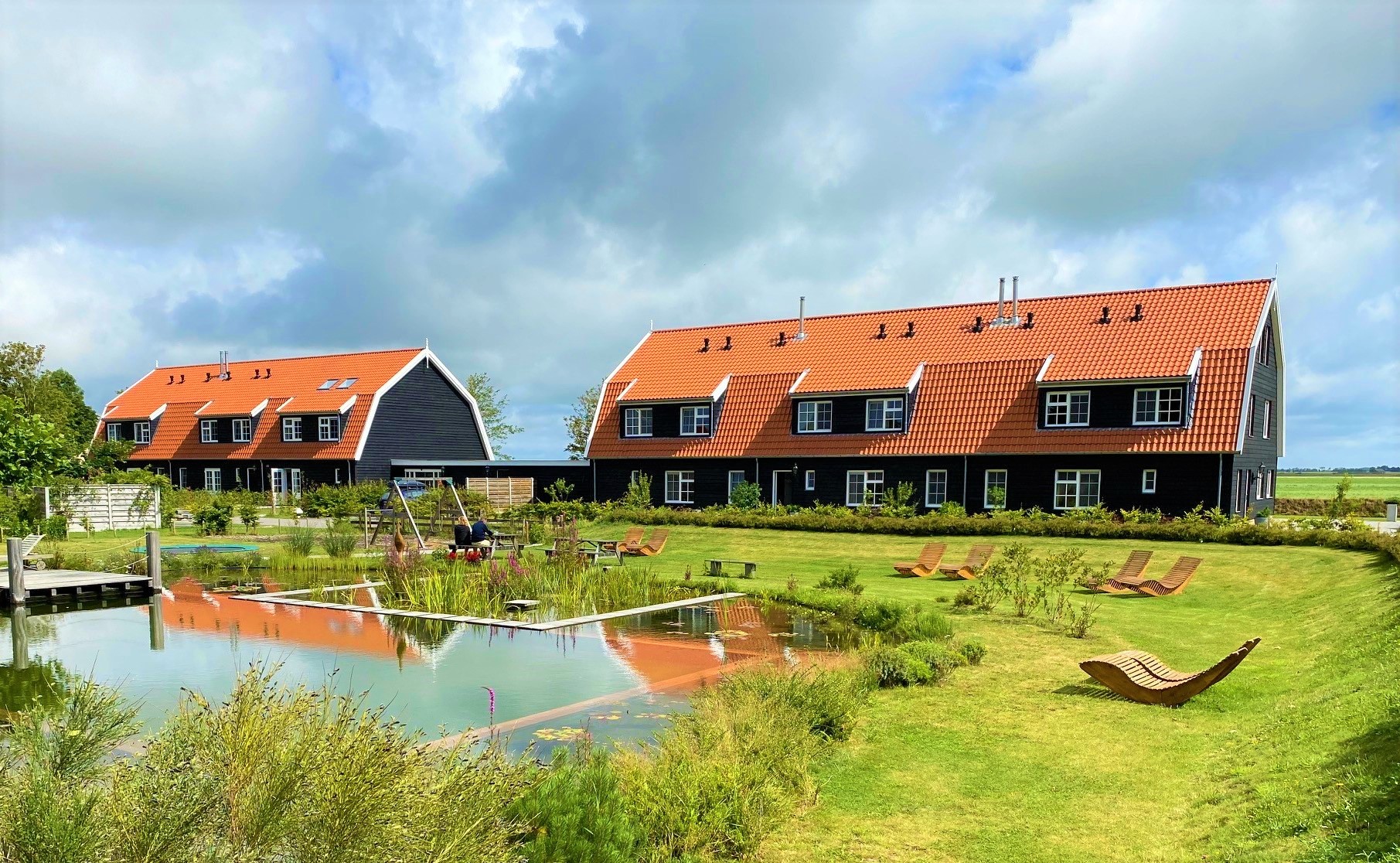 Moderne Gruppenunterkunft für 12 Personen auf einem ruhigen Anwesen am Rande von Den Burg