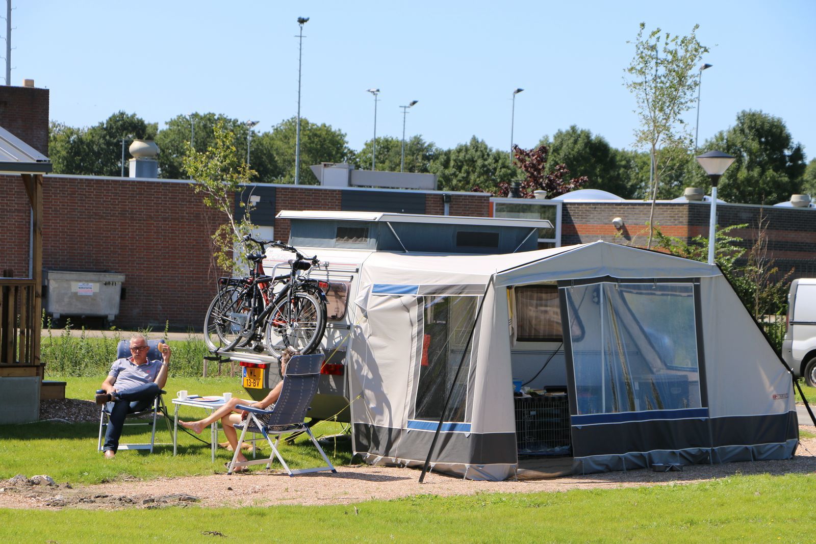 Camping stellplatz Komfort für Wohnwagen / Wohnmobil / Zelt