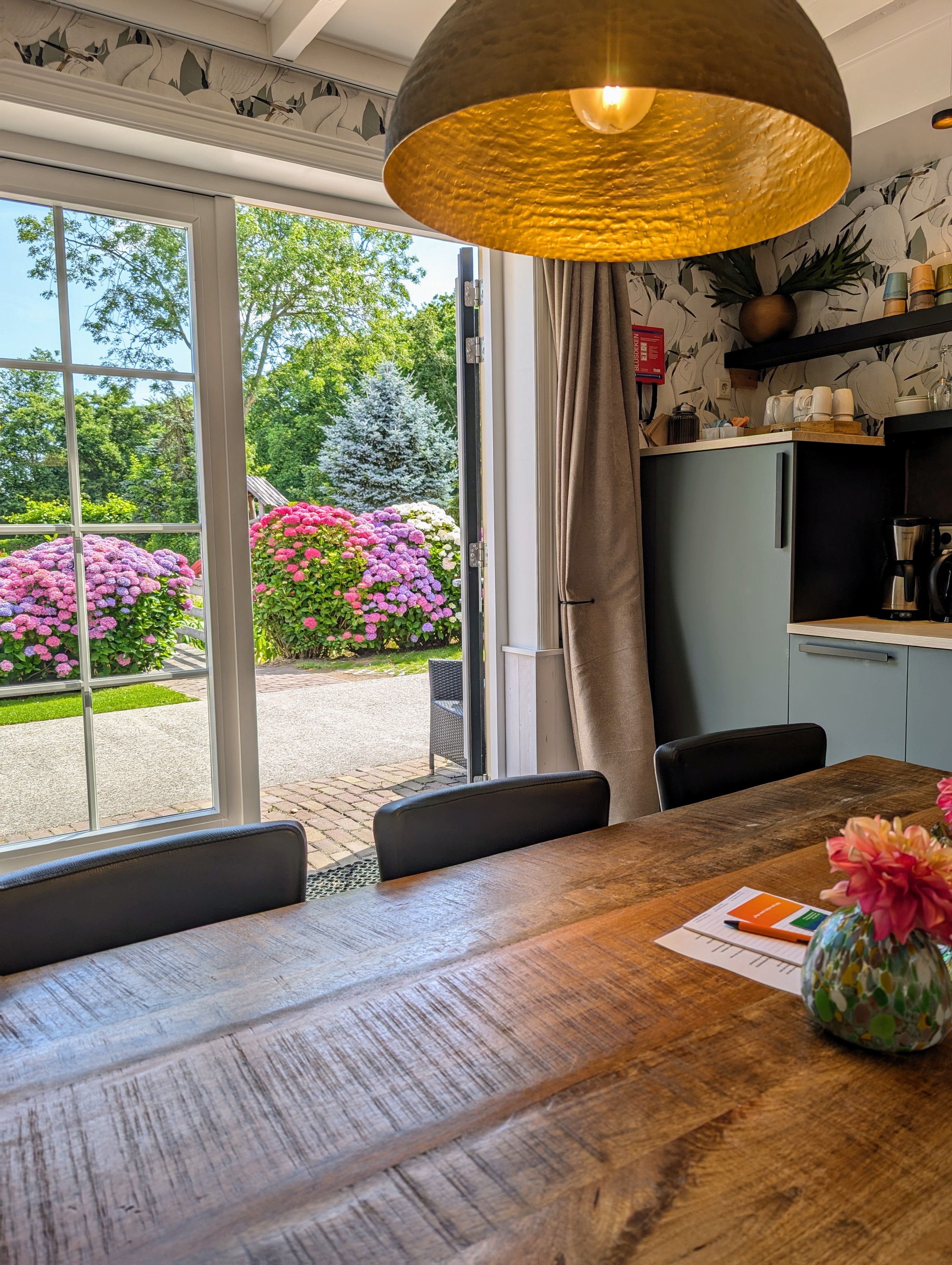 „Perfekt für große Familien: Genießen Sie den Luxus, die finnische Wellness-Sauna, 2 Badezimmer und 3 Schlafzimmer. Schlafen Sie in einem großen Kastenbett, genießen Sie jeden Tag frische Bröt..