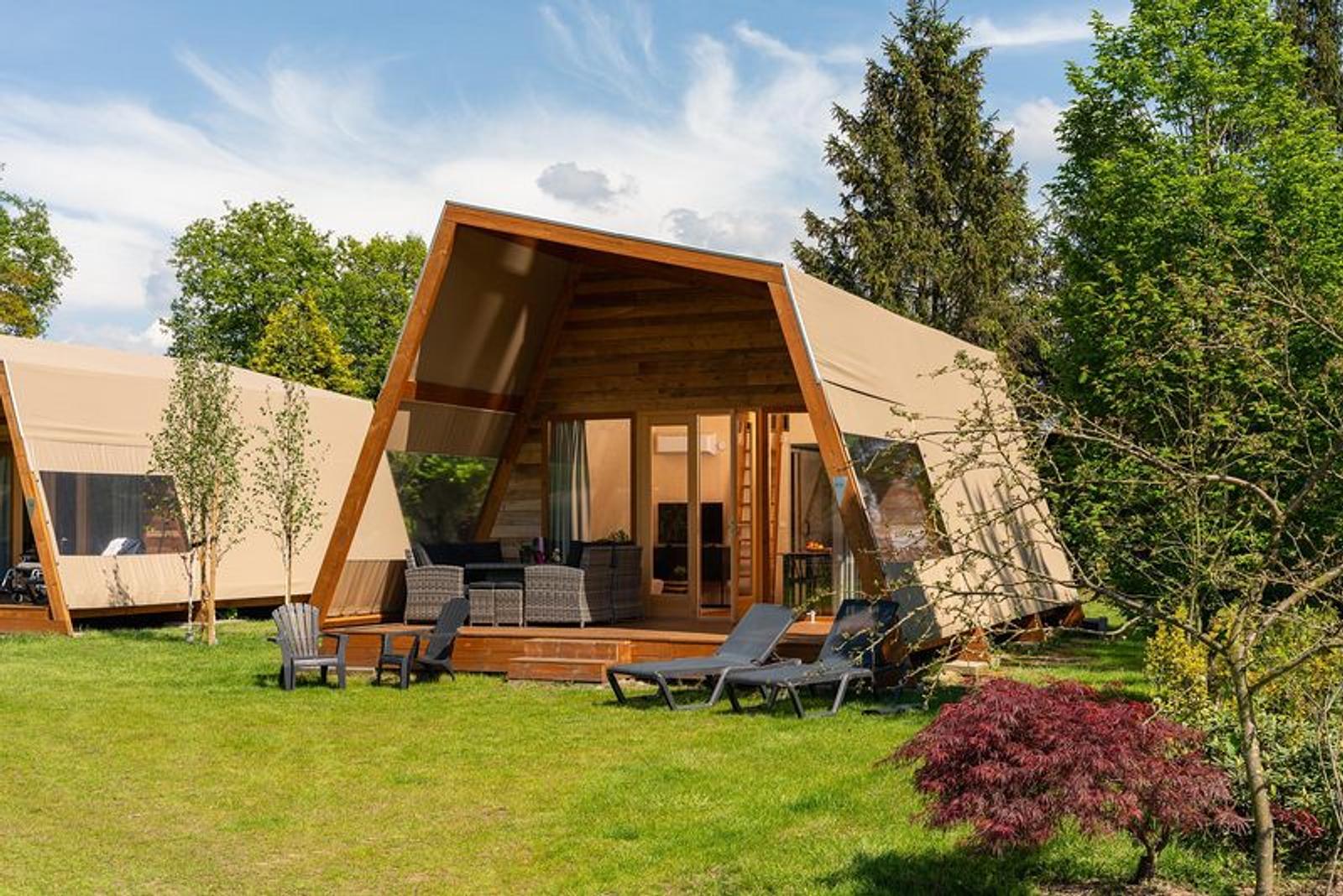 twentse-tentsuite-xl-met-prive-sanitair-2-pers