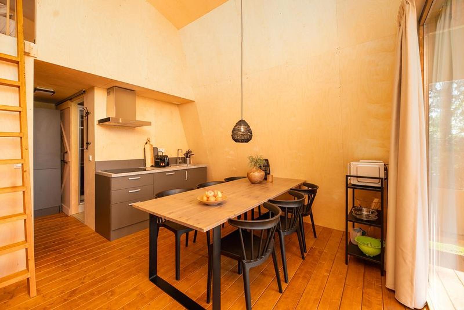 twentse-tentsuite-xl-met-prive-sanitair-2-pers