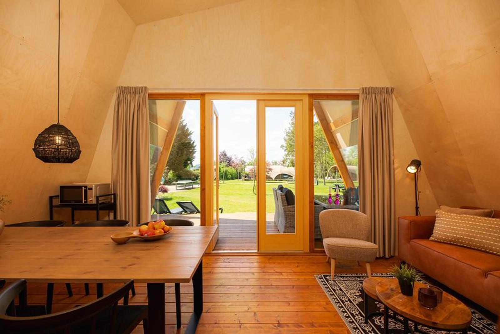 twentse-tentsuite-xl-met-prive-sanitair-2-pers