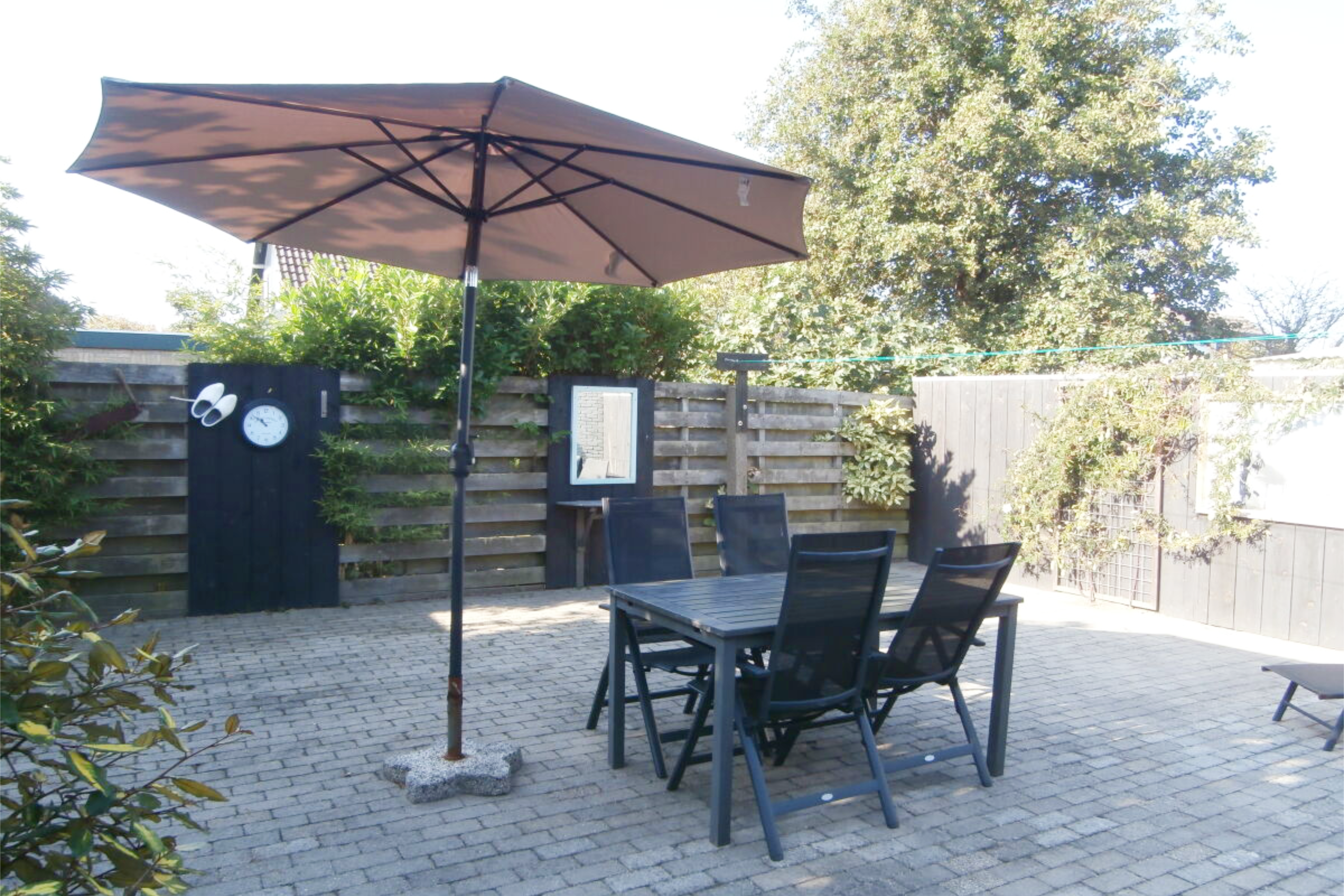 Gemütliches Ferienhaus für 4 Personen in Callantsoog, nahe Strand und Zentrum. Mit großem eingezäunten Garten in Südlage, Doppelbett und Etagenbett. Ideal für Familien oder Paare.