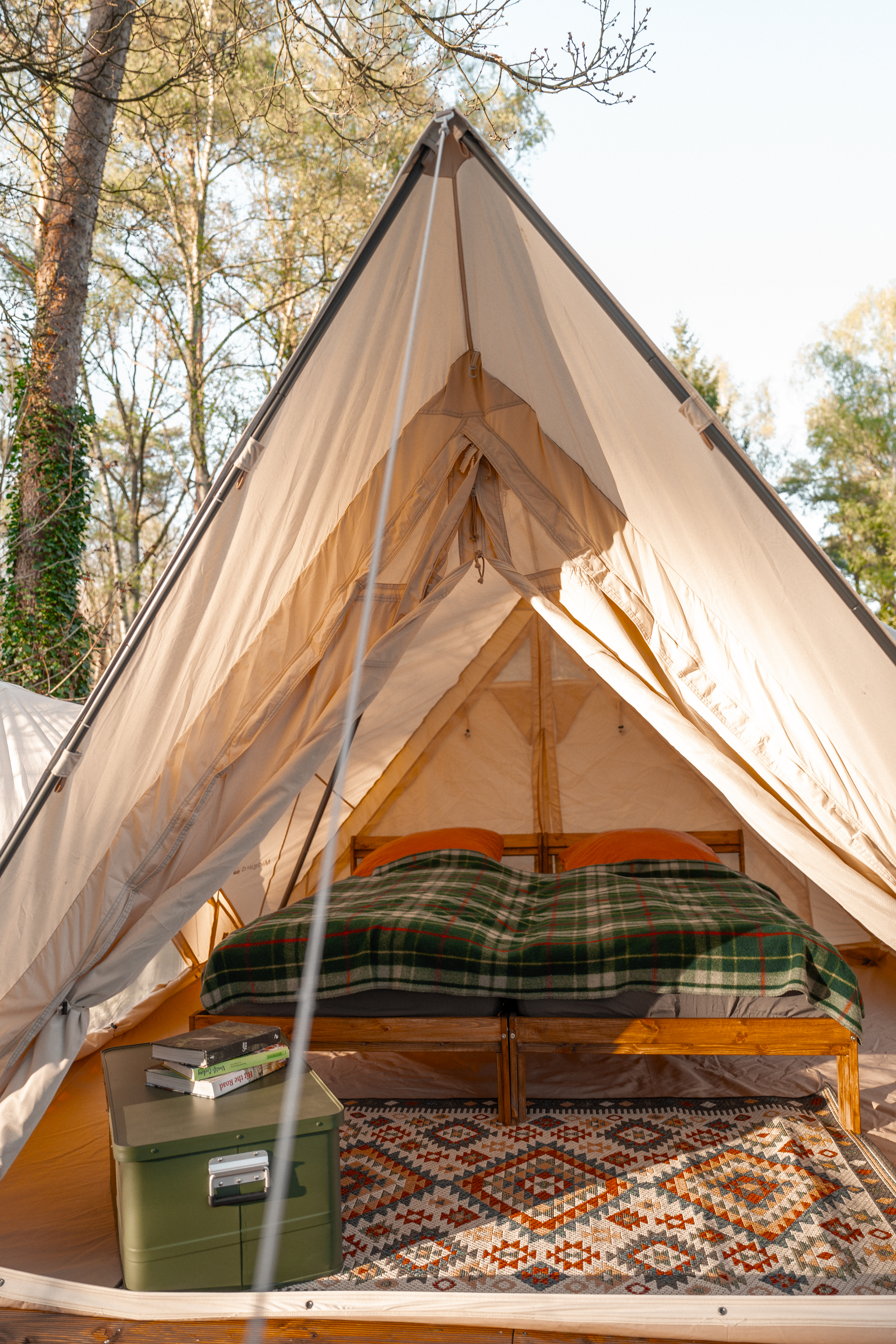 Heide • BASE CAMP